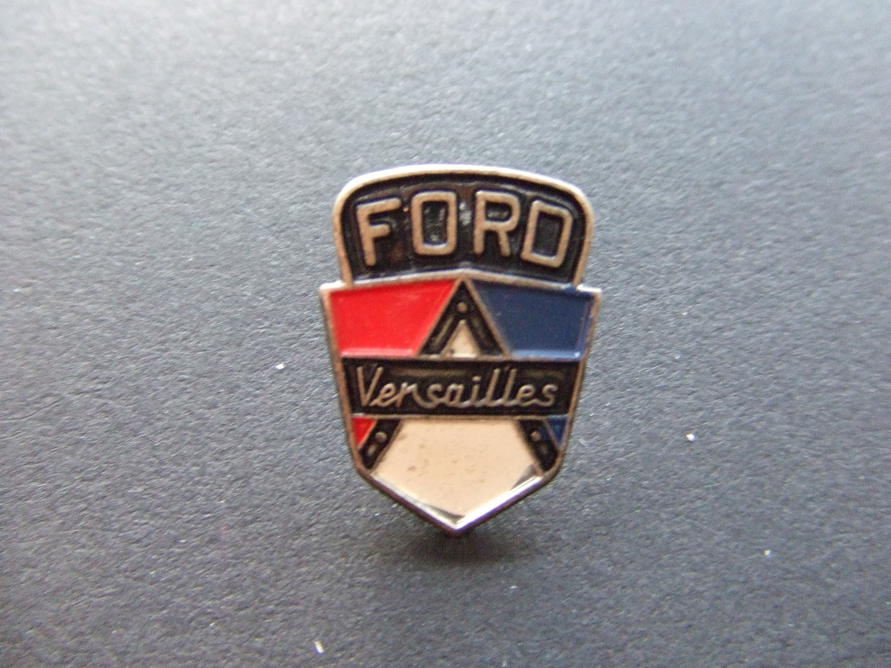 Ford Versailles oldtimer logo